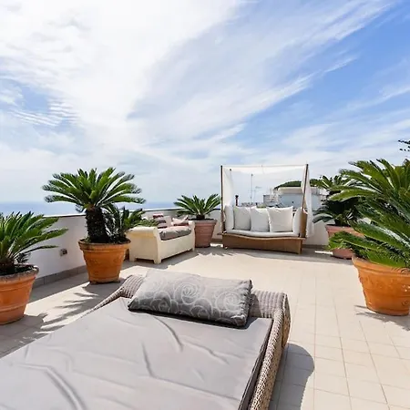 Sea View Terrace Sunset-private Parking Holiday home *